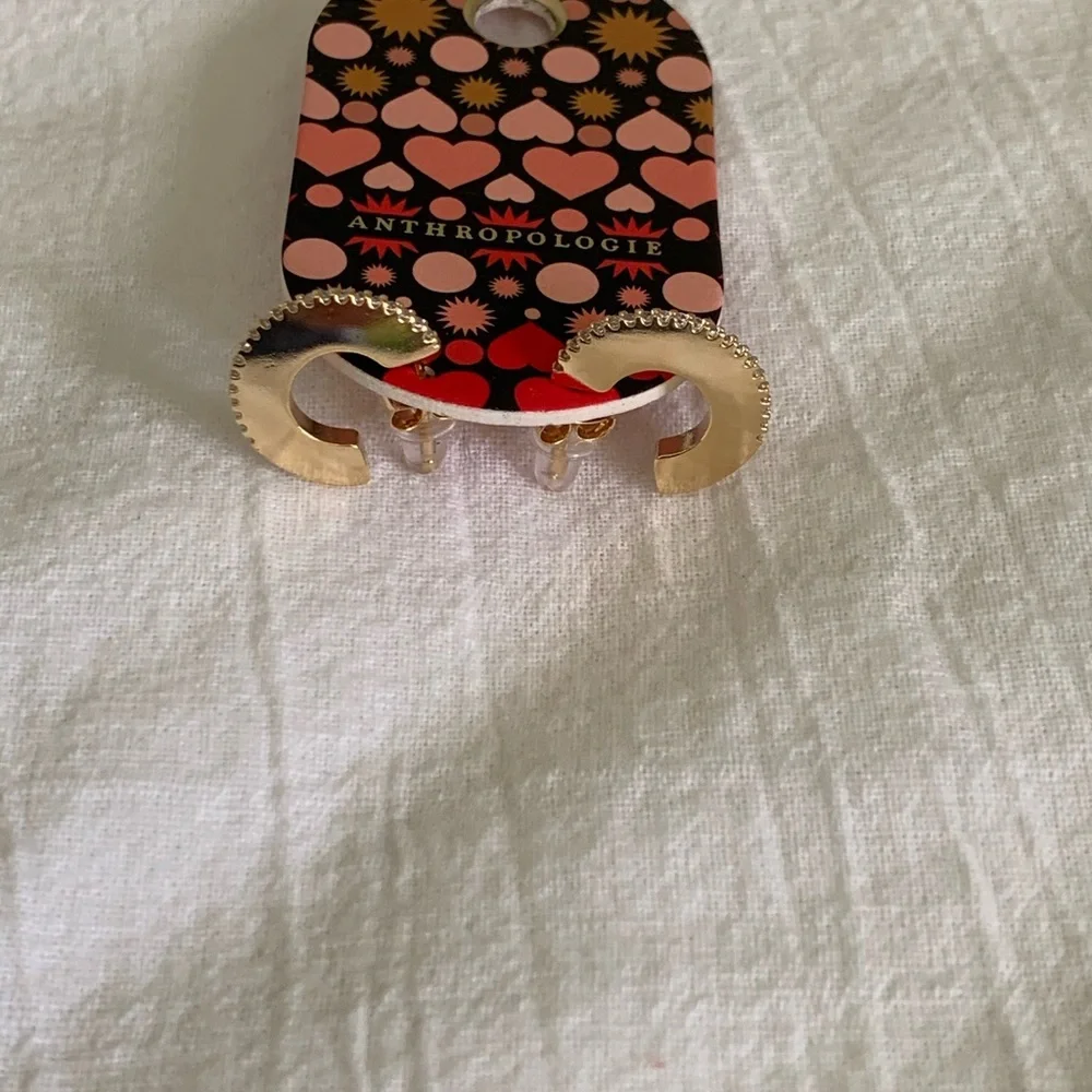 Anthropologie Ridged crystal huggie hoop earring - Picture 12 of 16